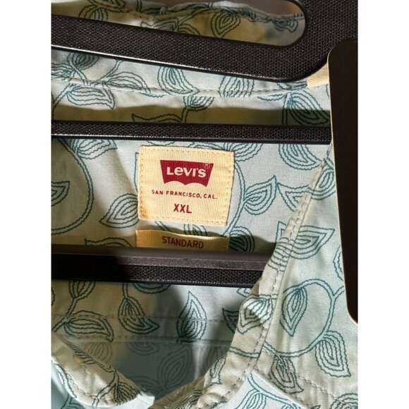 Levi's Men's Classic 1 Pocket Short Sleeve Shirt, Swirly Blue, Size XXL, NWT - Picture 3 of 5